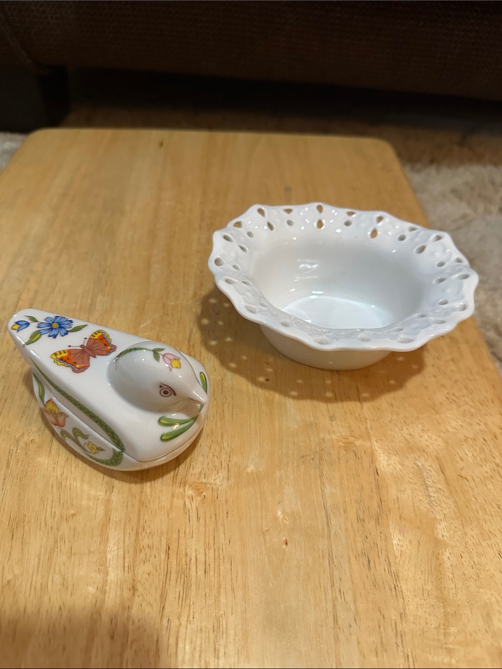 Porcelain Decorative White Bird Figurine and Lace-Edge Bowl - White